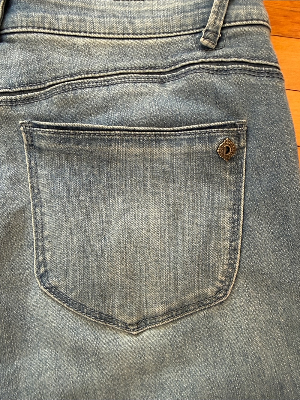 Democracy | "Ab"solution® High Rise Itty Bitty Bootcut Jeans Size 8 - Picture 9 of 9